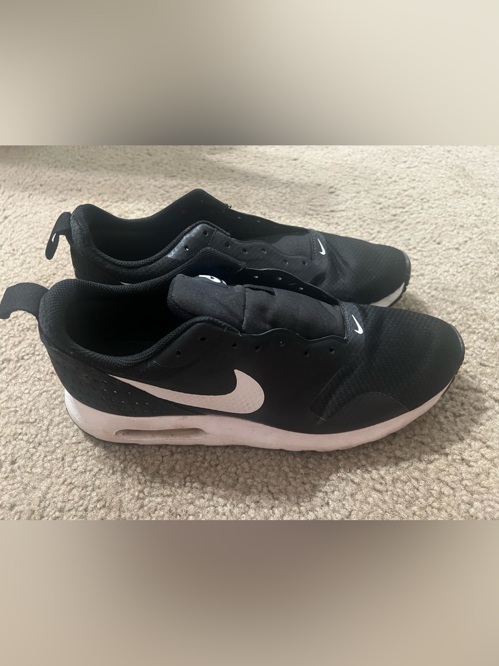 Nike Air Max Tavas - Women’s 11